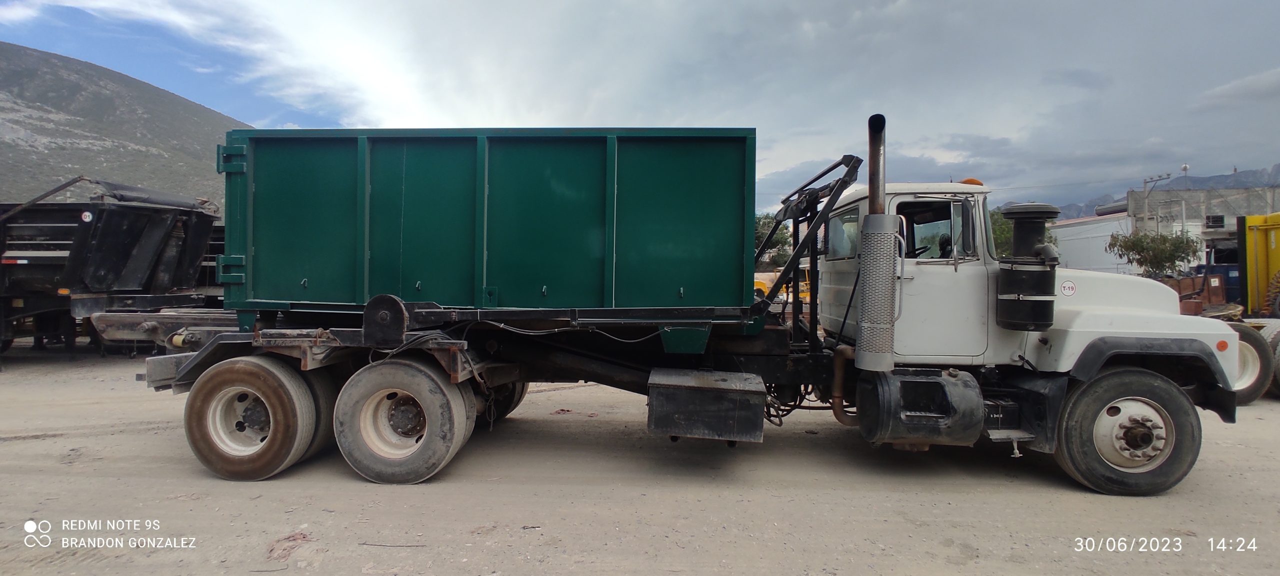 MACK RD688 – 2002