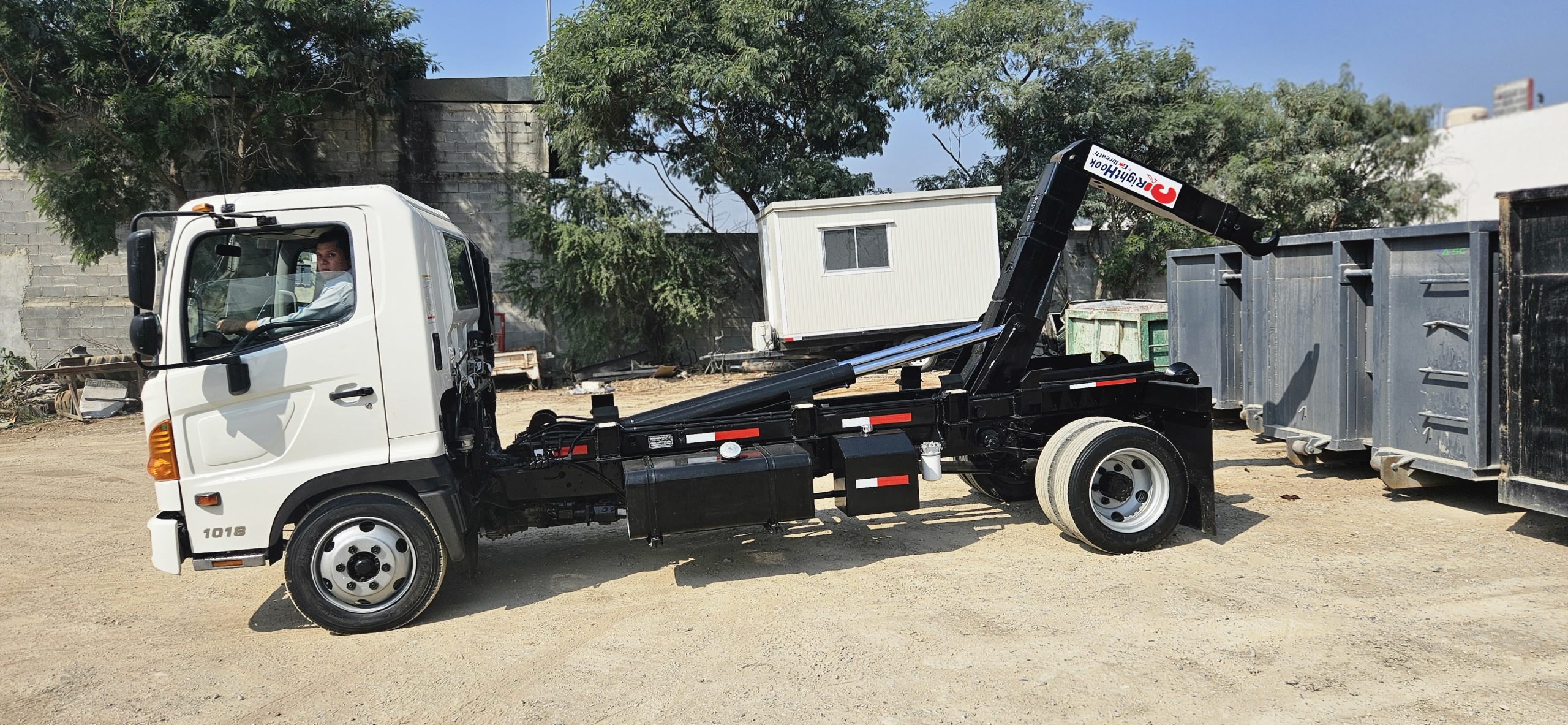 HINO 1018 2017