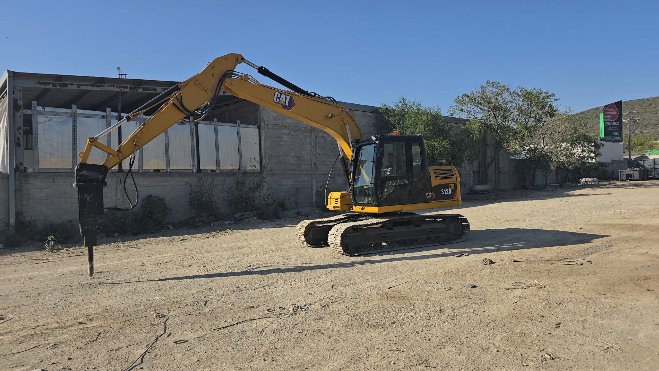 EXCAVADORA CAT 312D L