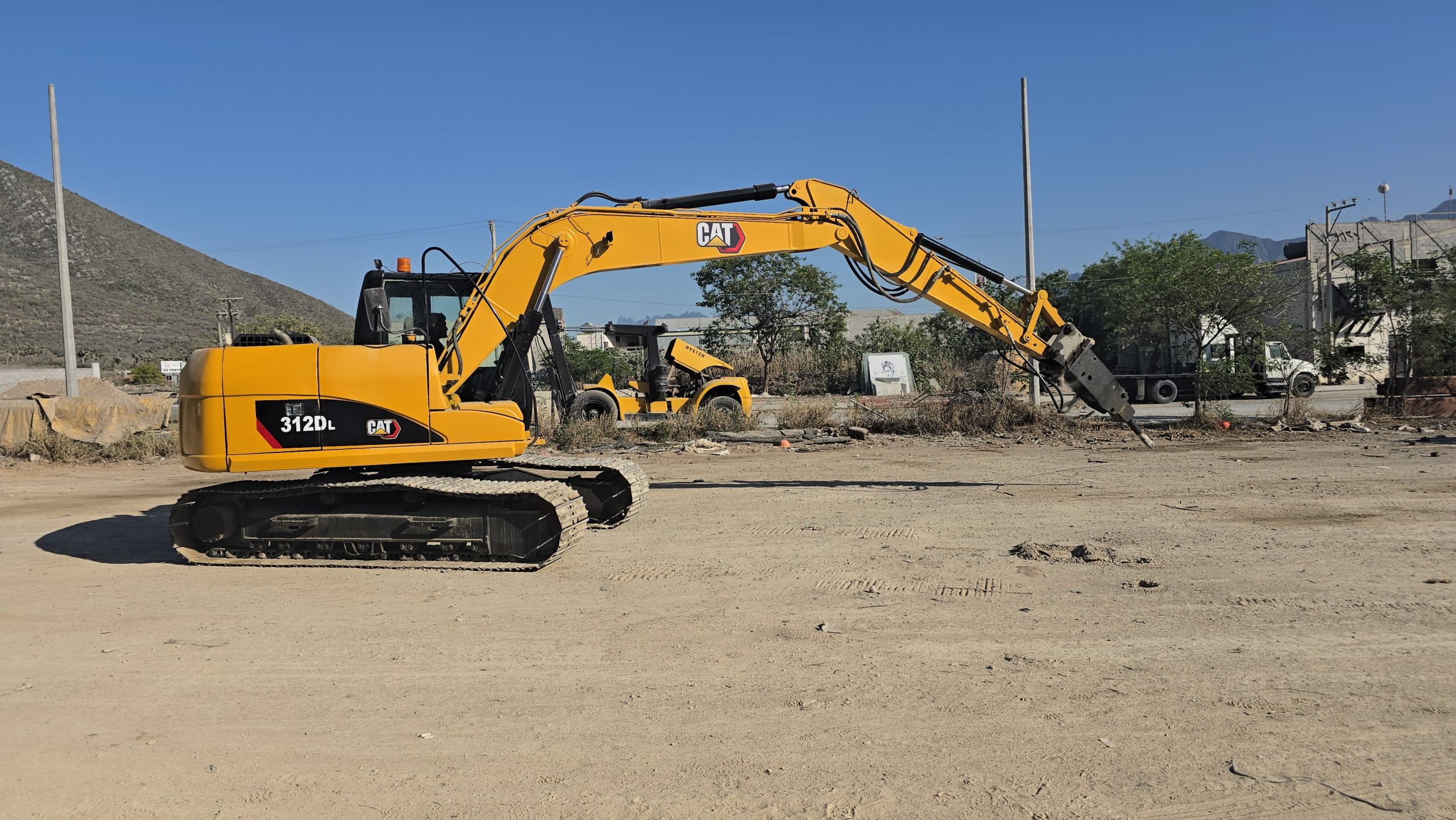 EXCAVADORA CAT 312D L