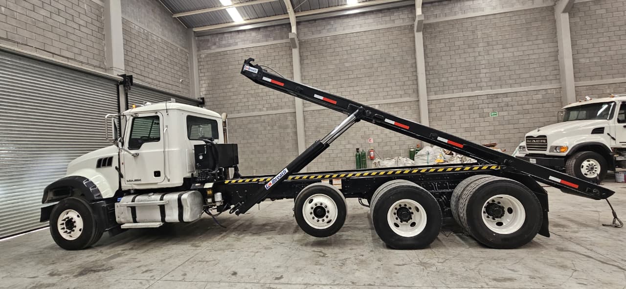 MACK AUTOMATICO 2015