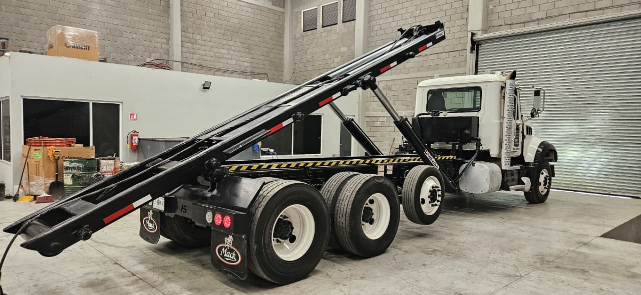 MACK AUTOMATICO 2015