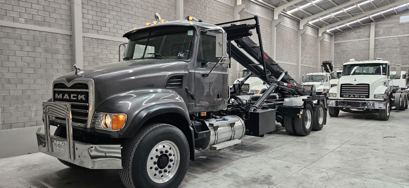 MACK GRANITE 2004