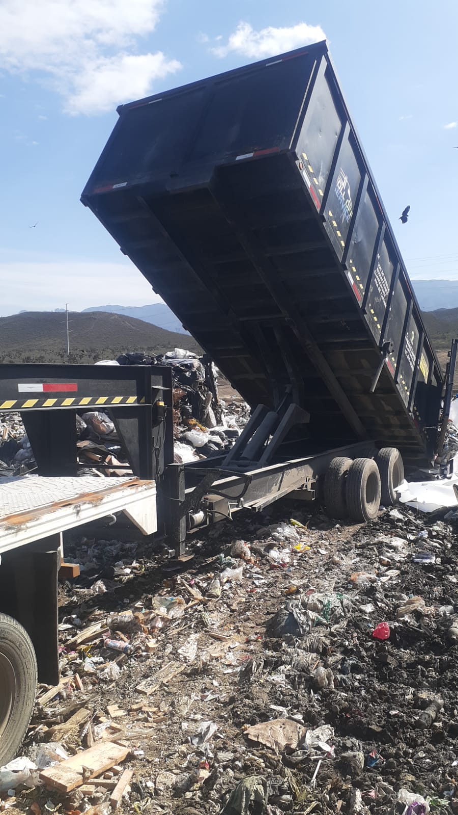 REMOLQUE DE VOLTEO DOBLE EJE